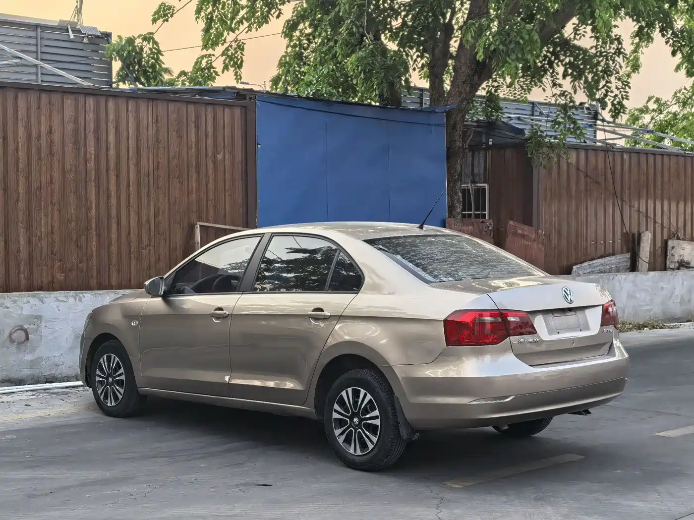 Volkswagen Jetta 2013 1.6L Automatic Comfort фото 9