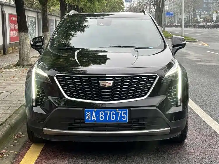CADILLAC XT4