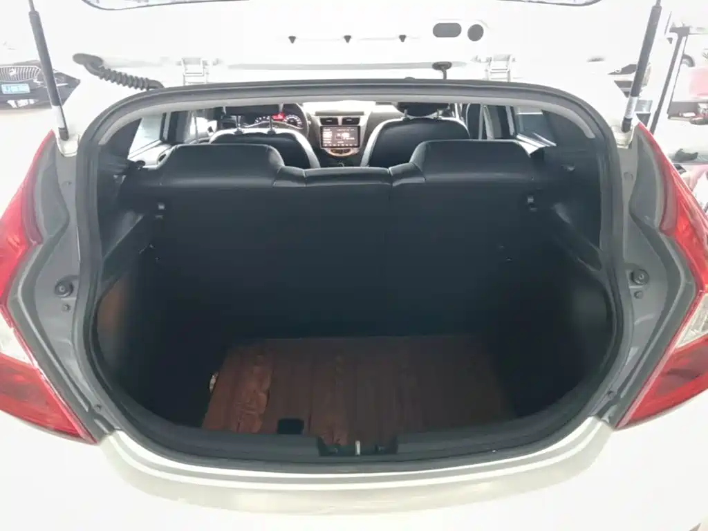 Hyundai Reina 2015 2014 Model 1.4L Automatic GLX