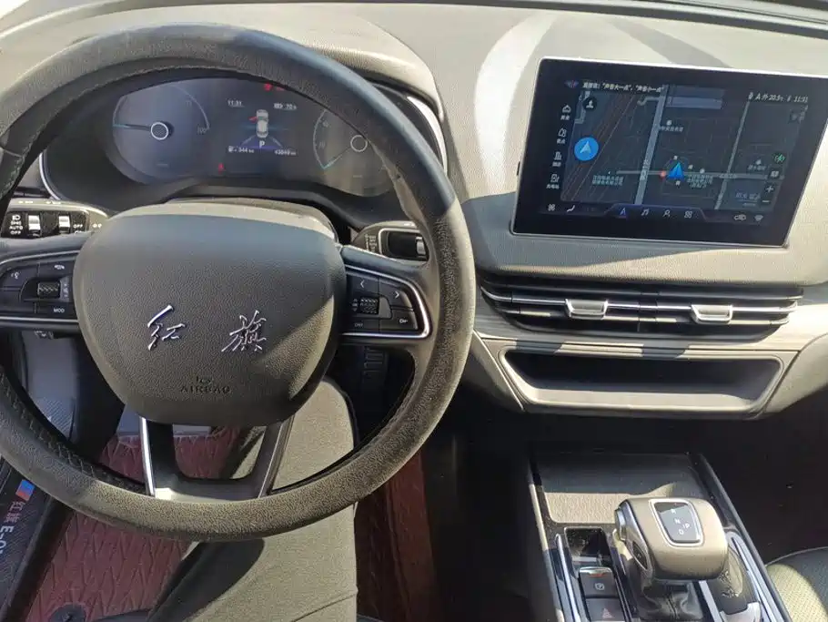 Photo 12 - Hongqi E-QM5