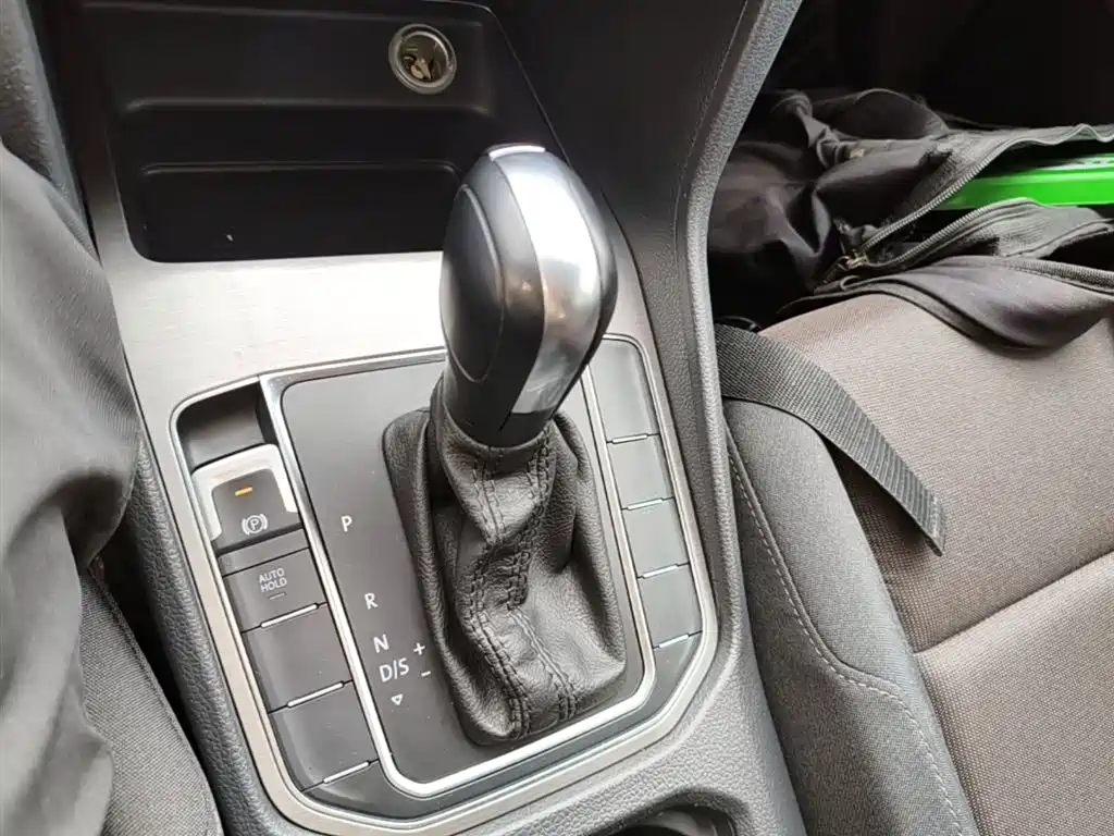 Volkswagen Golf Sportsvan 2018 1.6L Automatic Comfort фото 14