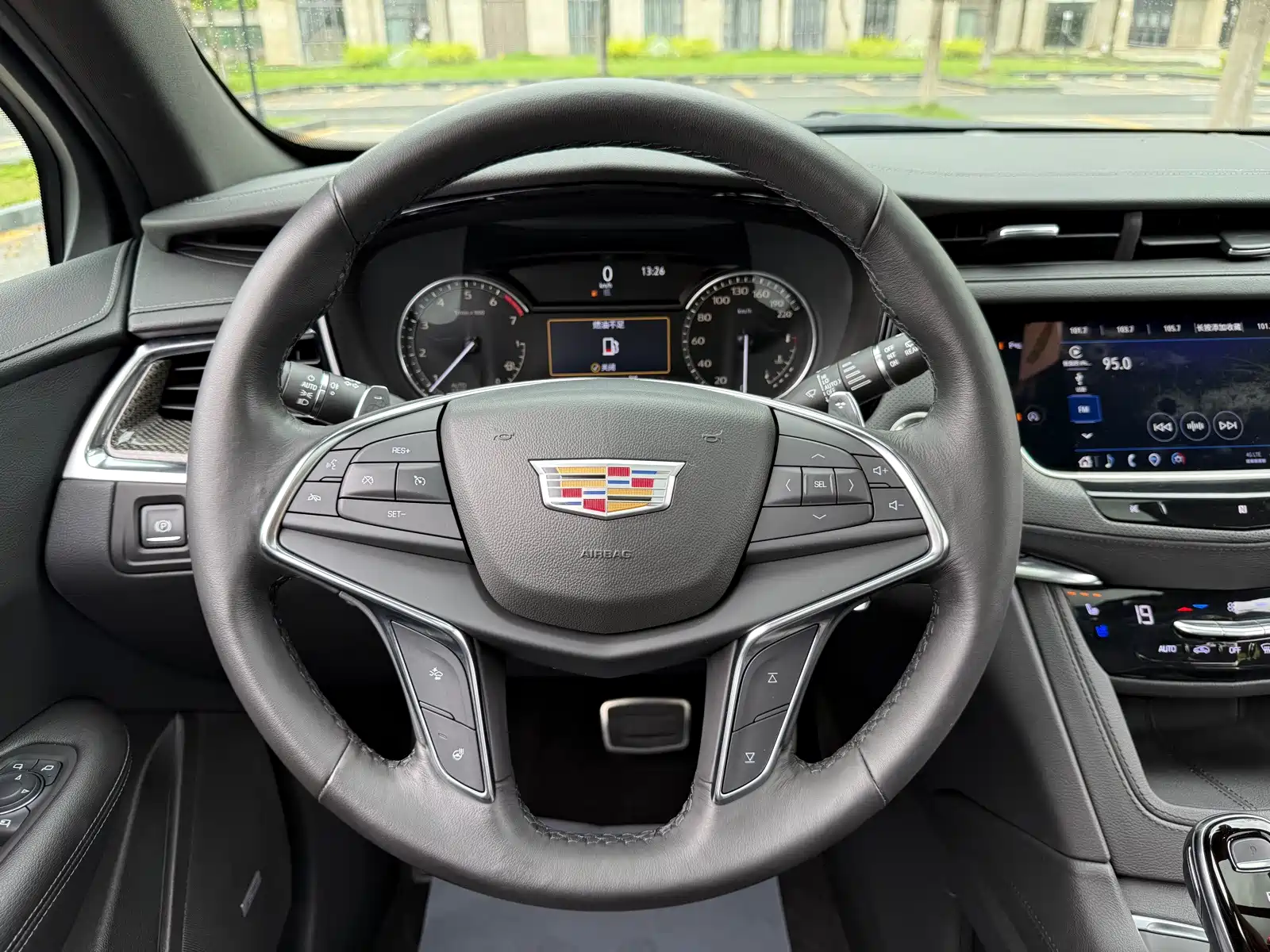 Фото 13 - Cadillac XT5