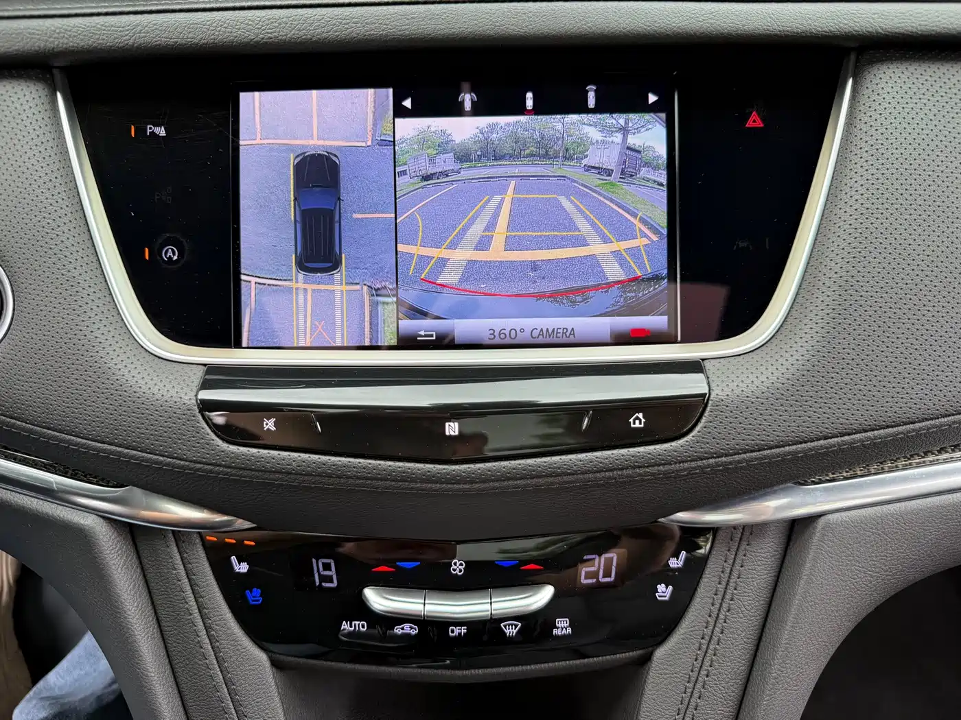 Фото 14 - Cadillac XT5