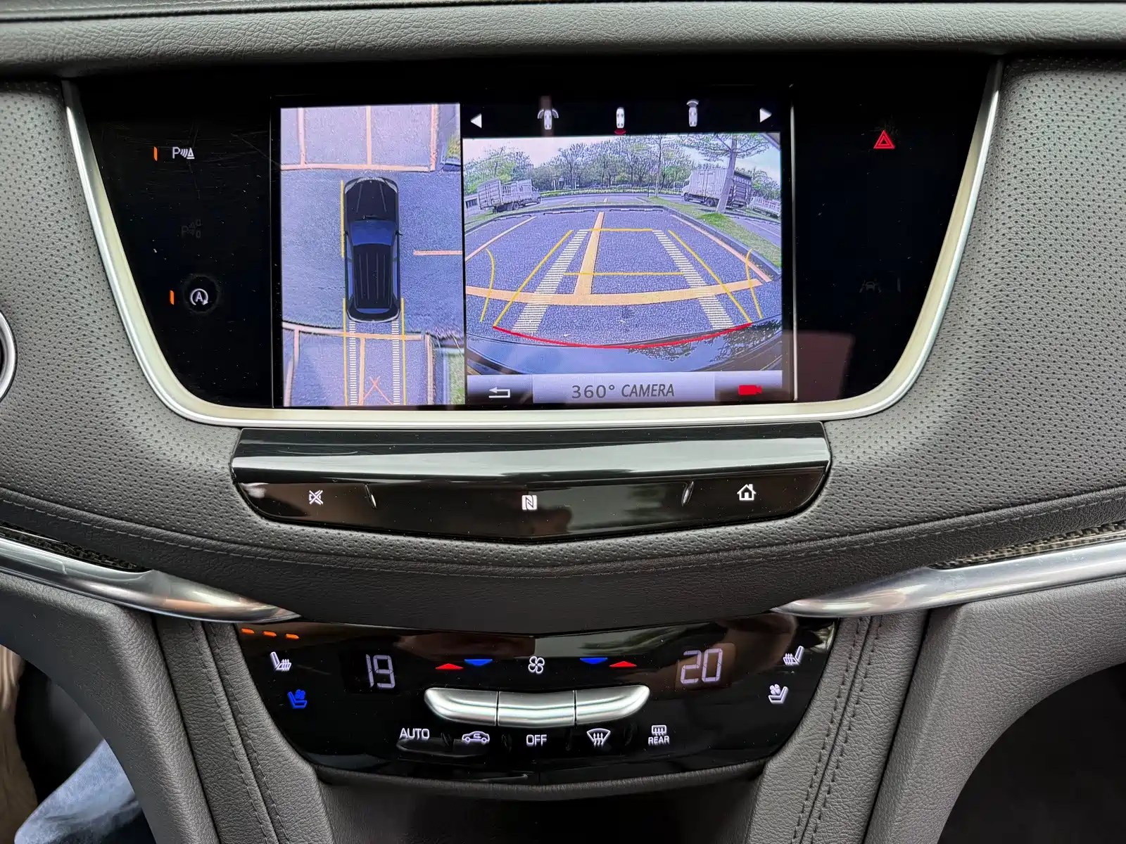 Фото 14 - Cadillac XT5