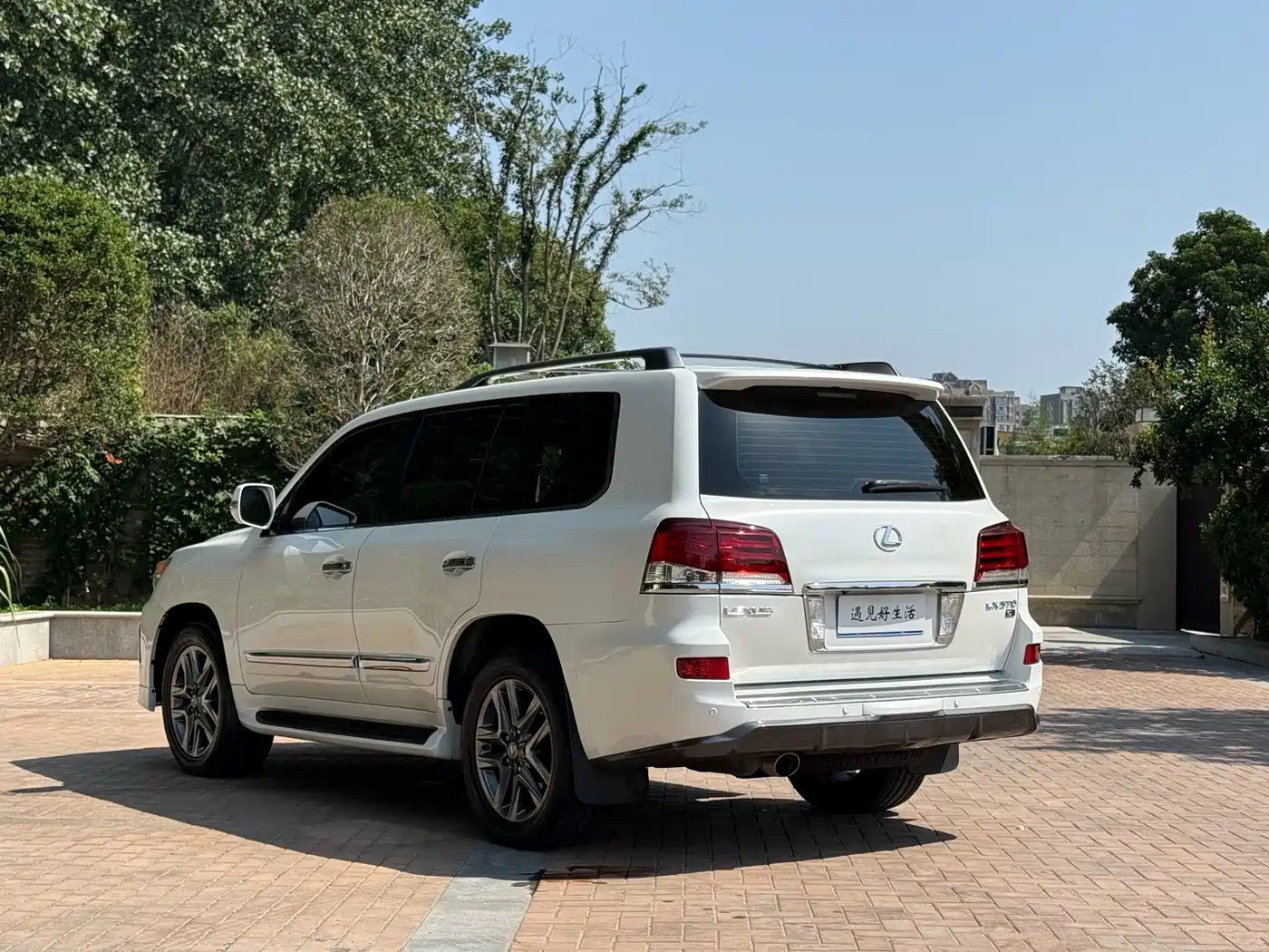 Фото 22 - Lexus LX
