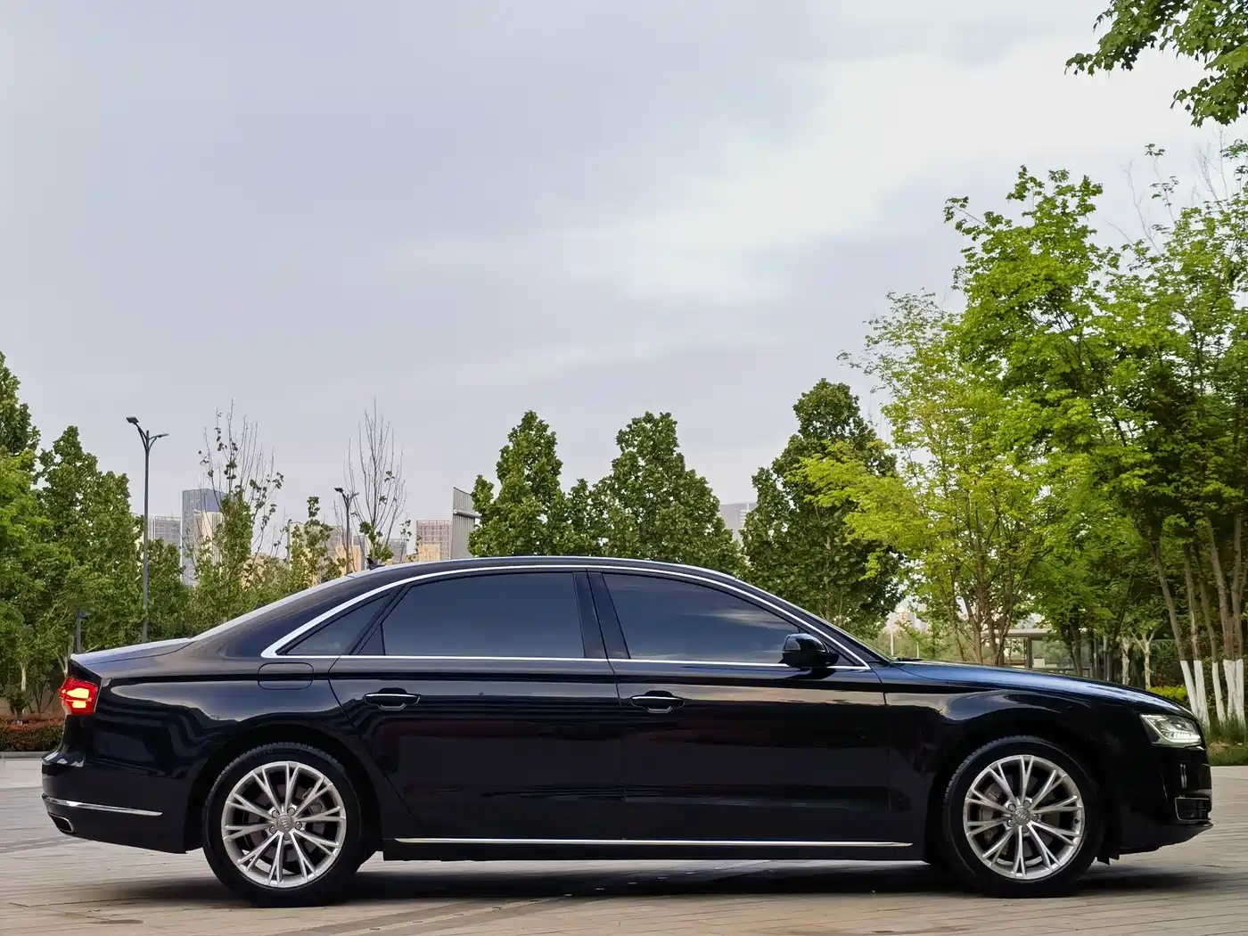 Audi A8 2014 A8L 45 TFSI quattro Luxury фото 3