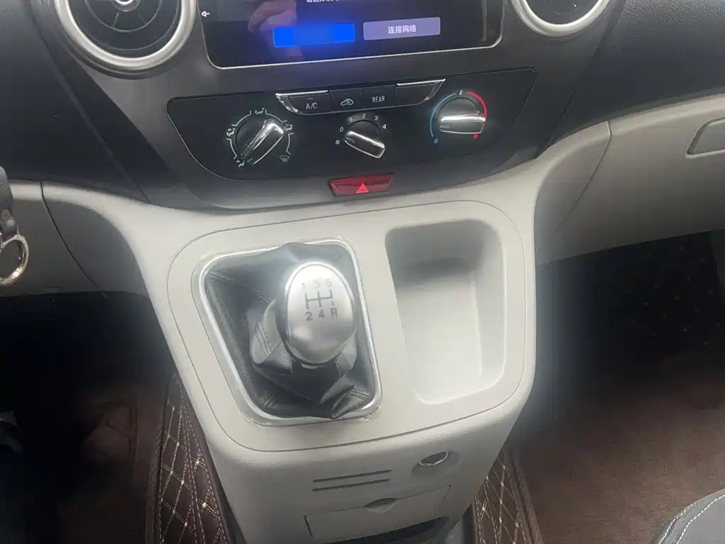 JAC Refine M3 2024 2023 PLUS 1.8L Comfort 9-seater