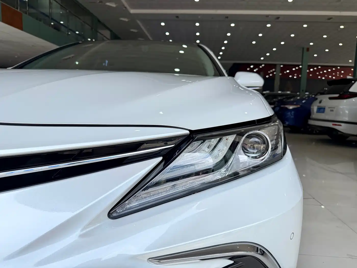 Toyota Camry 2021 Hybrid 2.5HG Luxury Edition фото 4