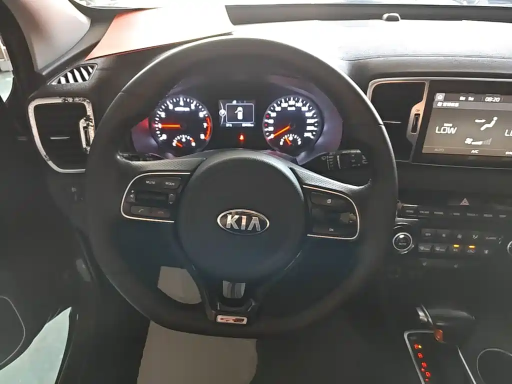 Kia KX5 2018 2017 1.6T Automatic 2WD 15th Anniversary Special DLX