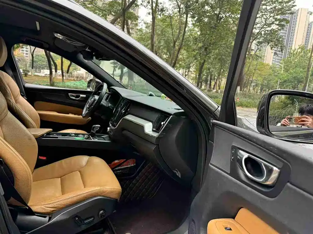 Volvo XC60 2018 T5 AWD Inscription Edition фото 10