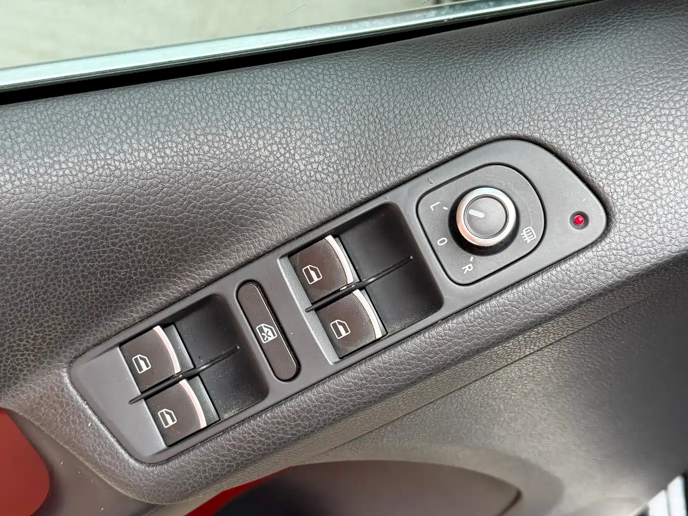 Volkswagen Tiguan 2014 2.0TSI Exclusive Edition фото 11