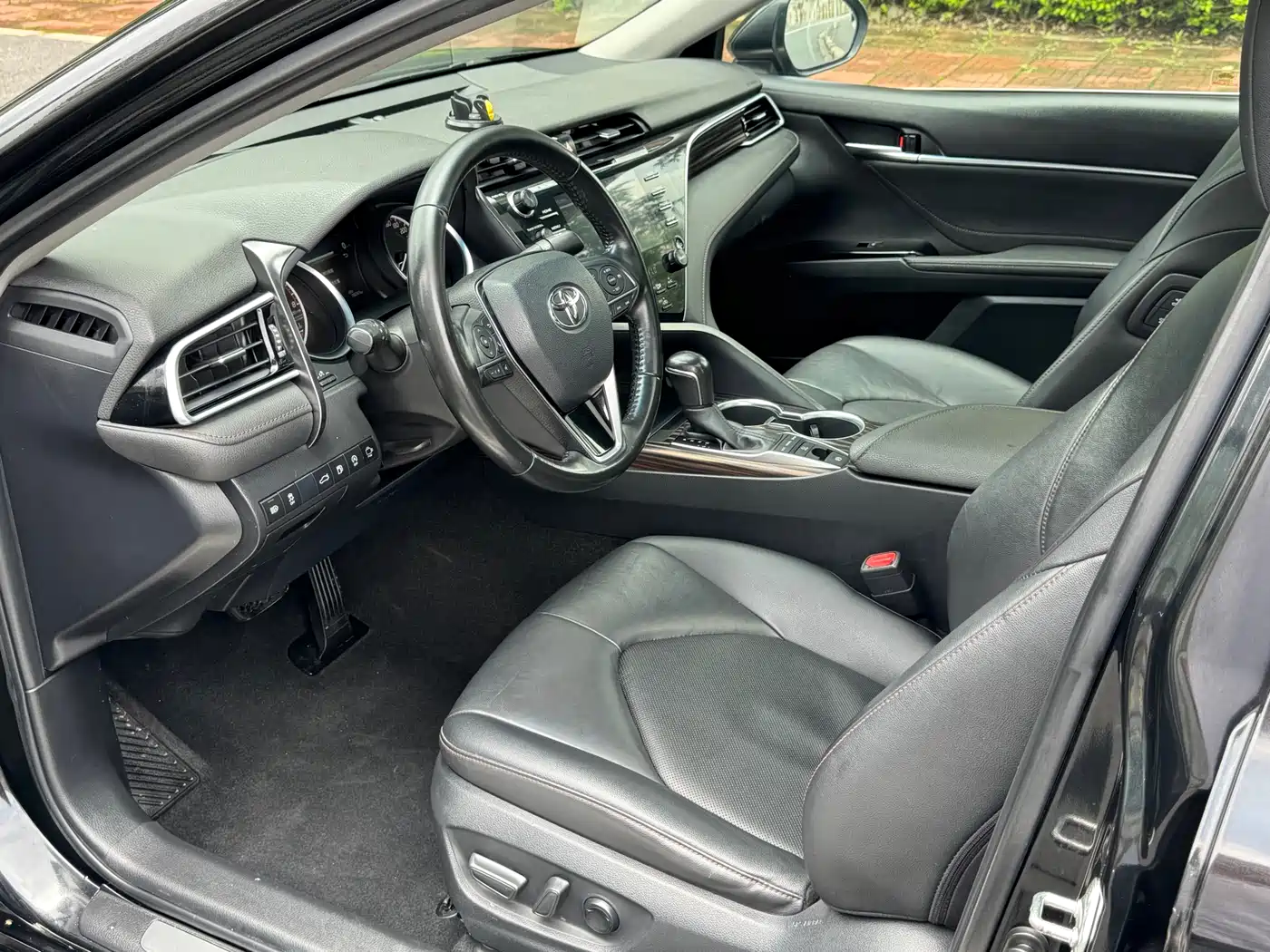 Toyota Camry 2018 2.5G Luxury Edition фото 8