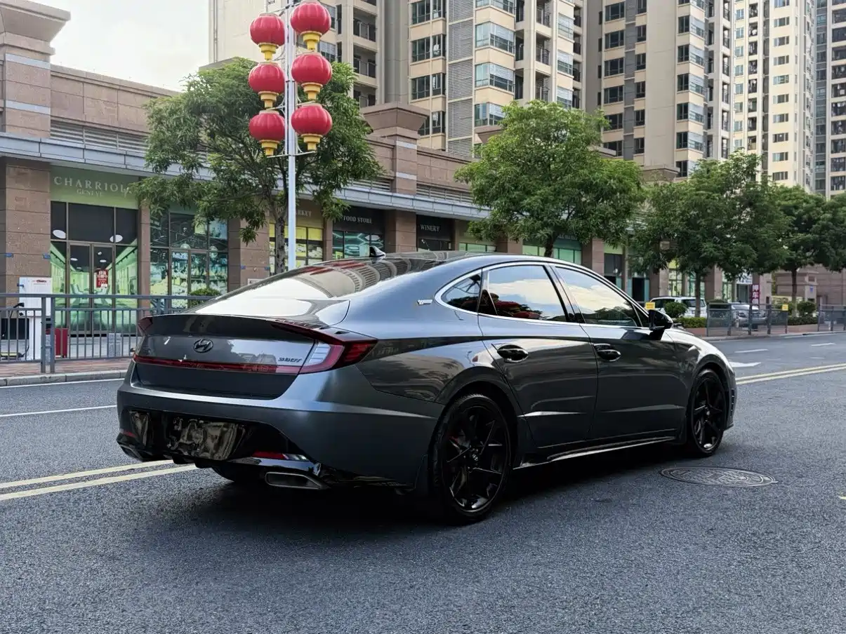 صورة 9 - Hyundai Sonata