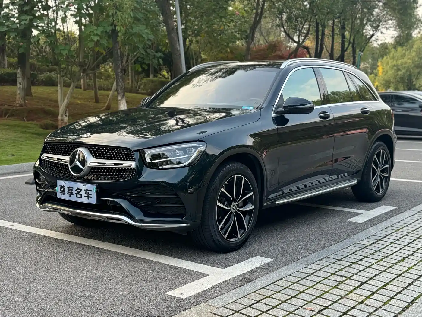 MERCEDES-BENZ GLC
