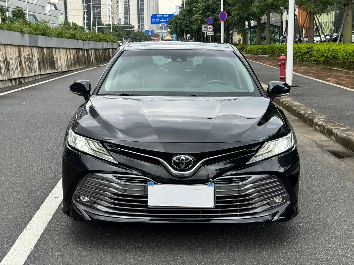 Toyota Camry 2018 2.5G Luxury Edition фото 2