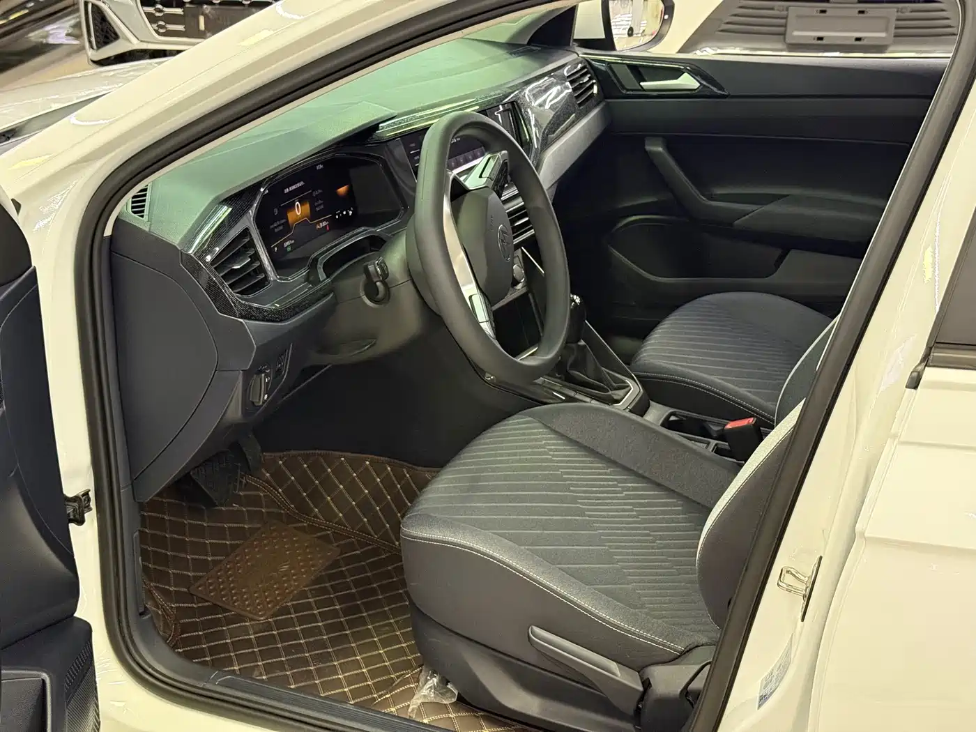 Volkswagen Lavida 2023 New Sharp 1.5L Auto Premium Edition фото 4