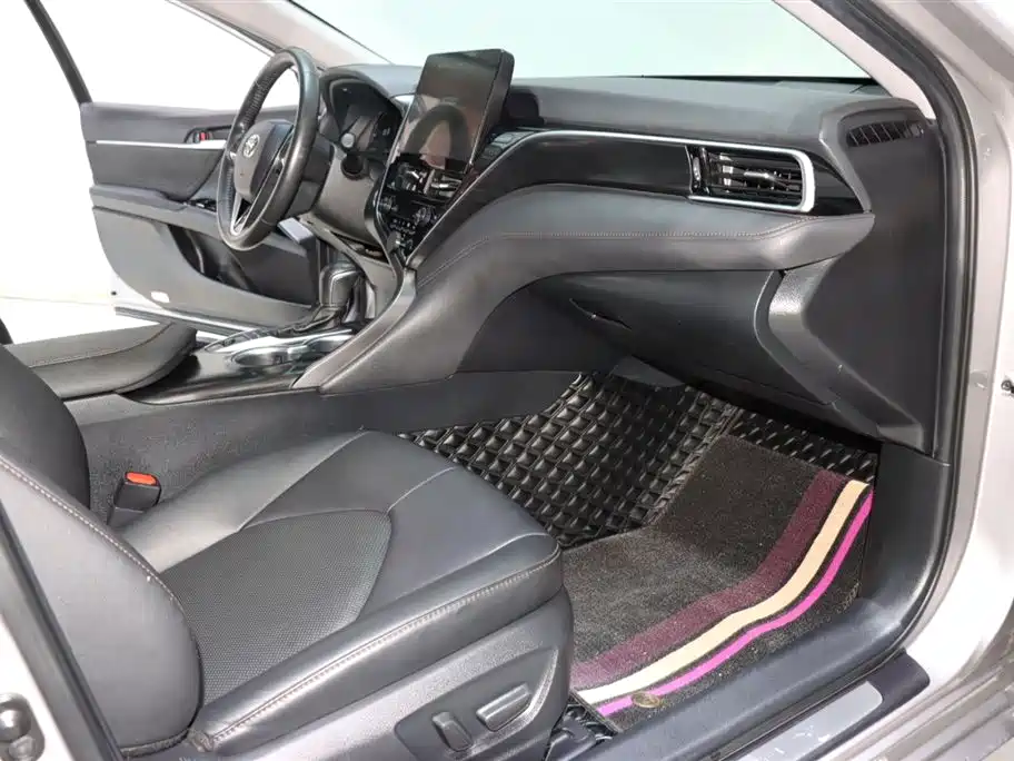 Toyota Camry 2021 2.5G Luxury Edition фото 8