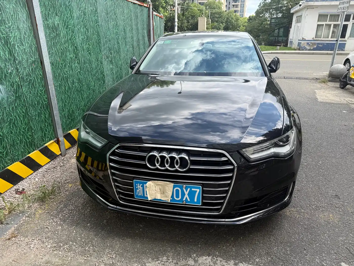 Фото 2 - Audi A6L