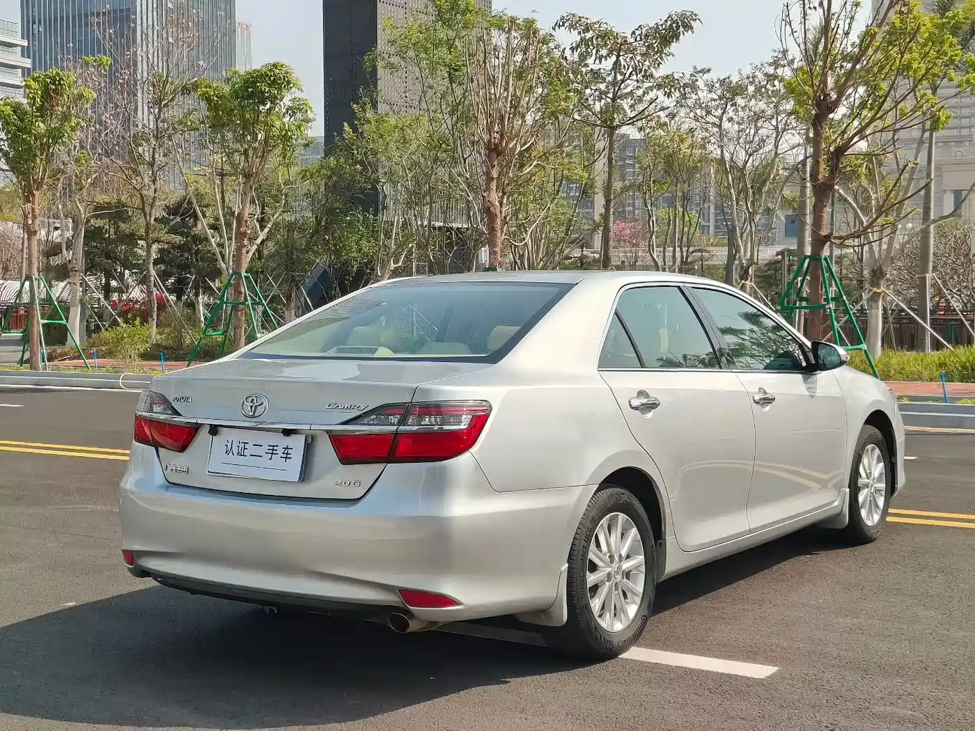 Toyota Camry 2015 2.0G Leading Edition фото 5