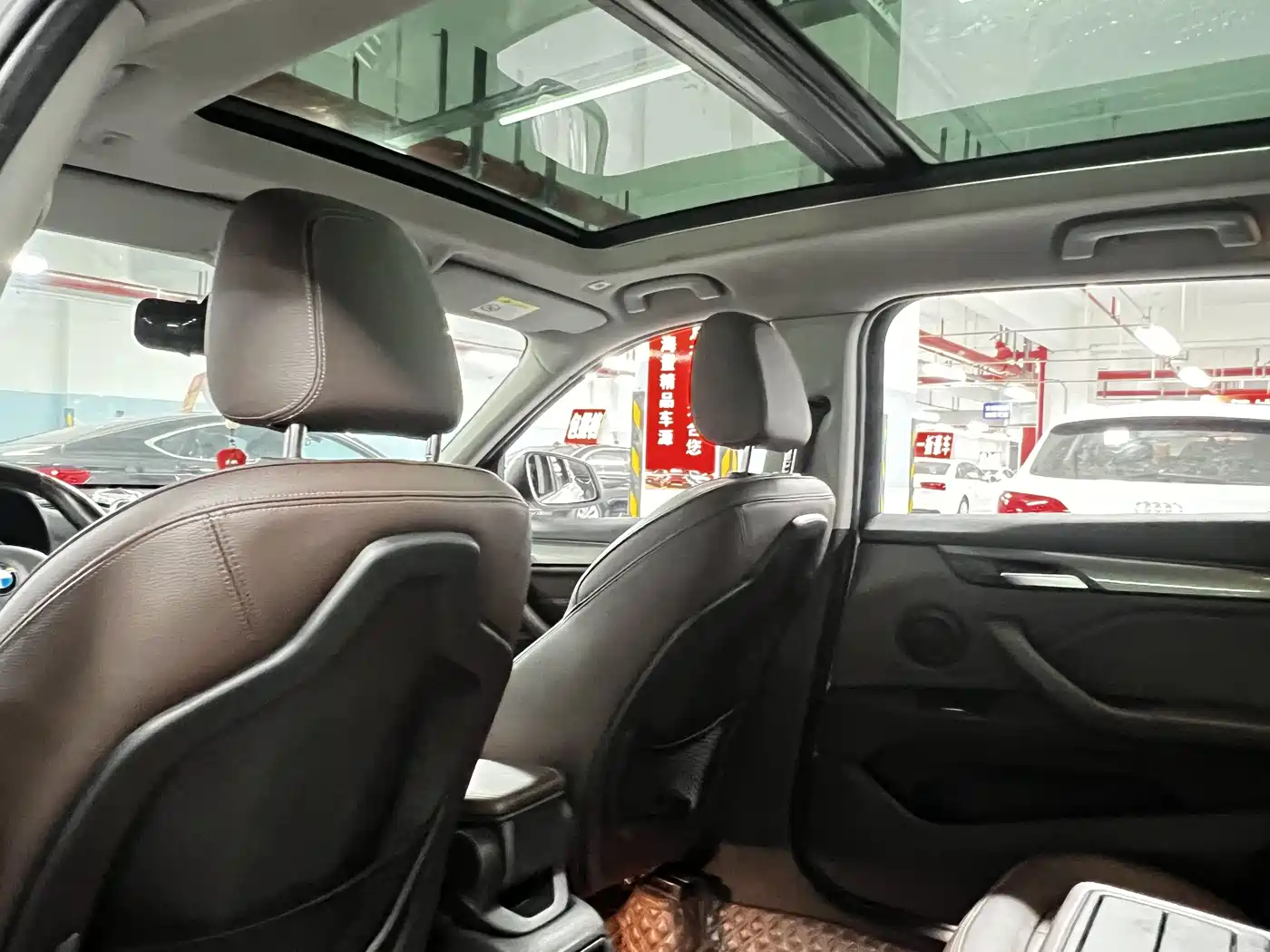 BMW X1 2018 sDrive18Li Premium Model фото 9