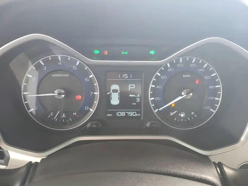 Фото 12 - Geely Vision X3