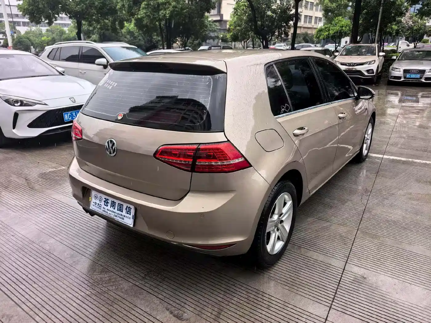 Volkswagen Golf 2015 1.4TSI Automatic Luxury фото 9