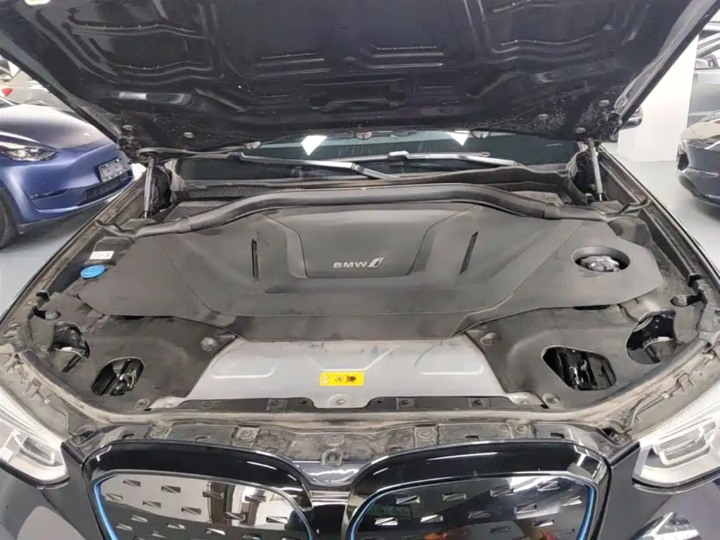 BMW iX3 2021 Leading фото 20