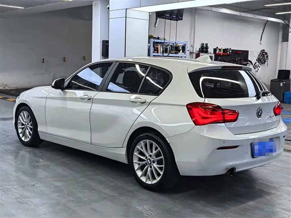 BMW 1 Series (Import) 2015 120i Leading фото 19