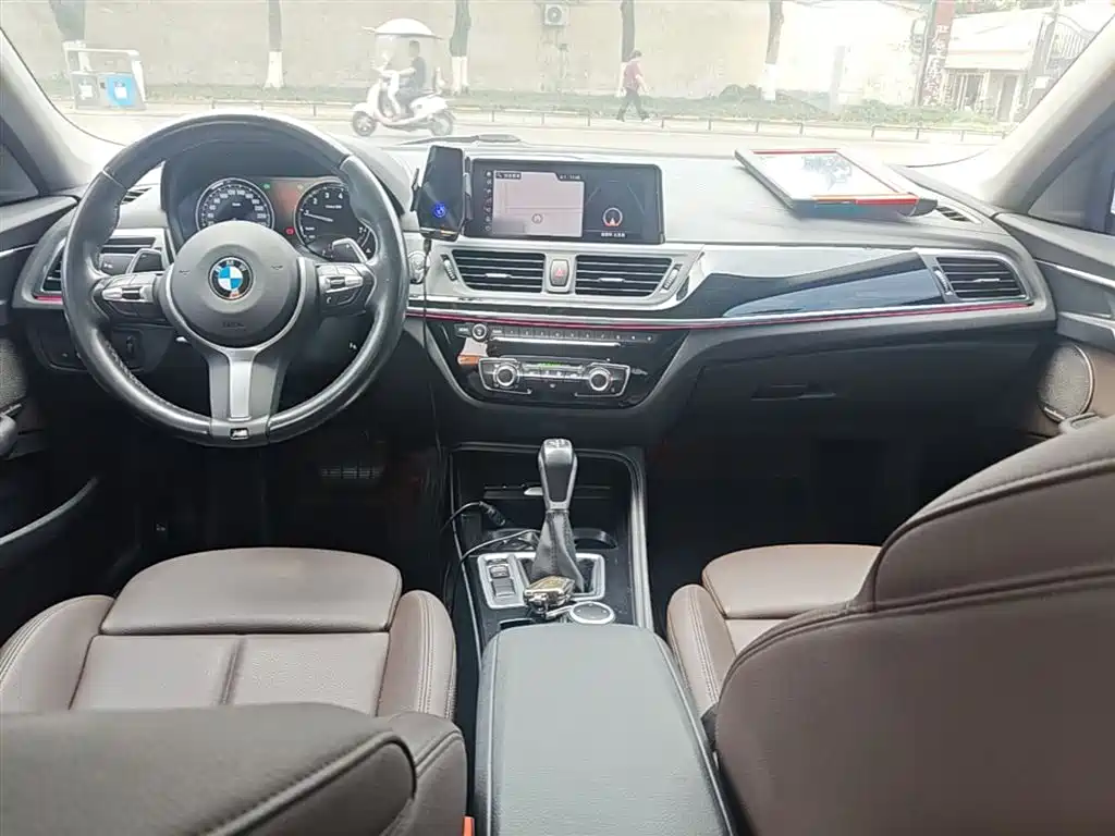 BMW 1 Series 2019 120i Leading M Sport Package фото 10