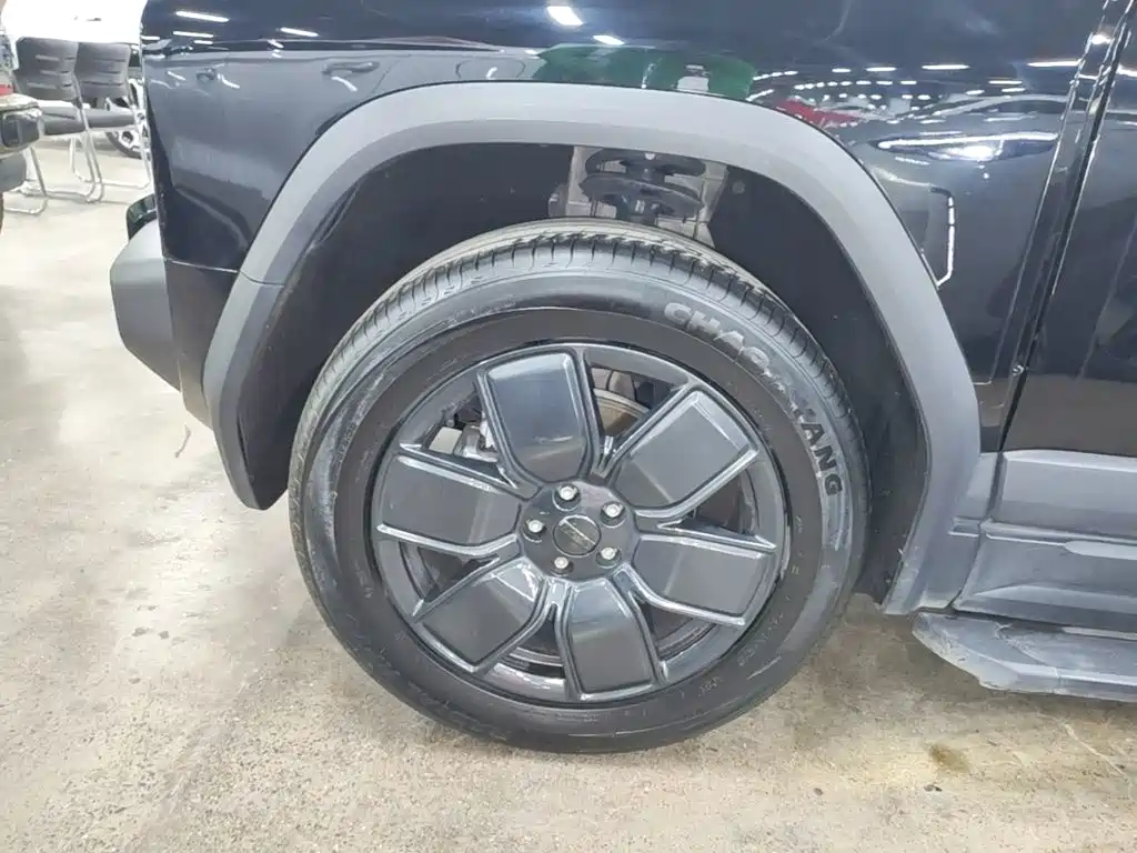 Photo 23 - iCAR 03T