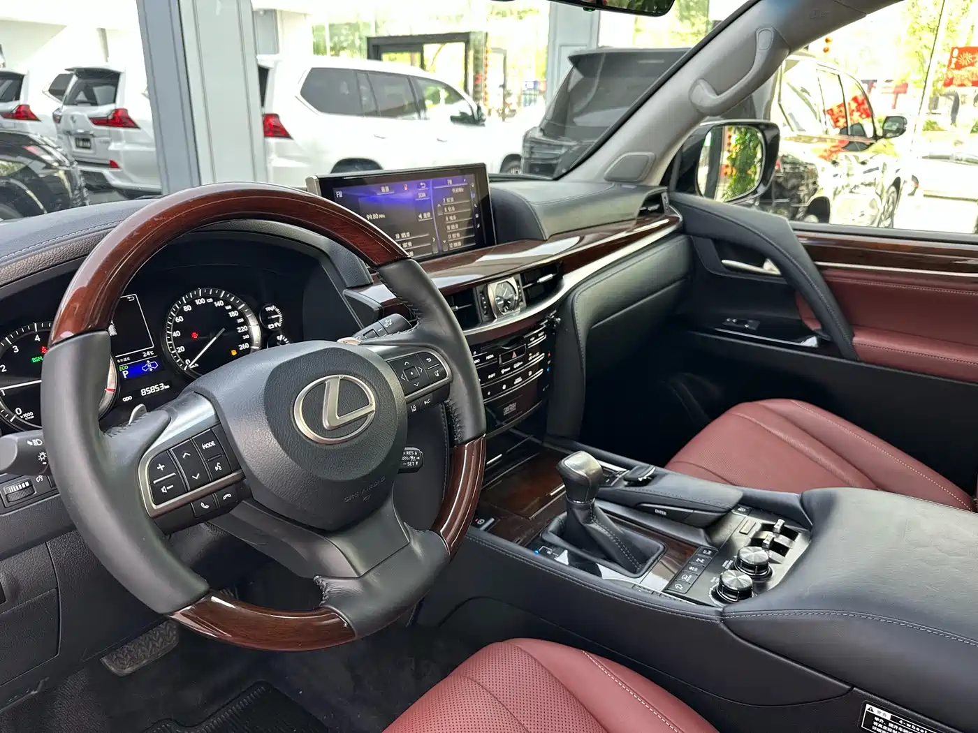Lexus LX 2017 570 Prestige Luxury фото 19