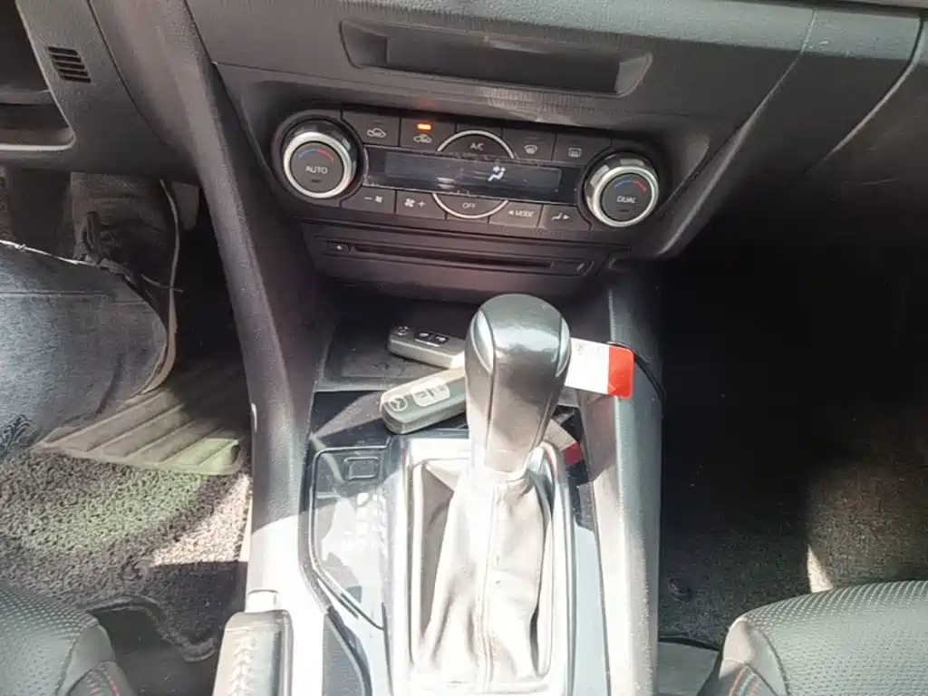 صورة 14 - Mazda Mazda 3