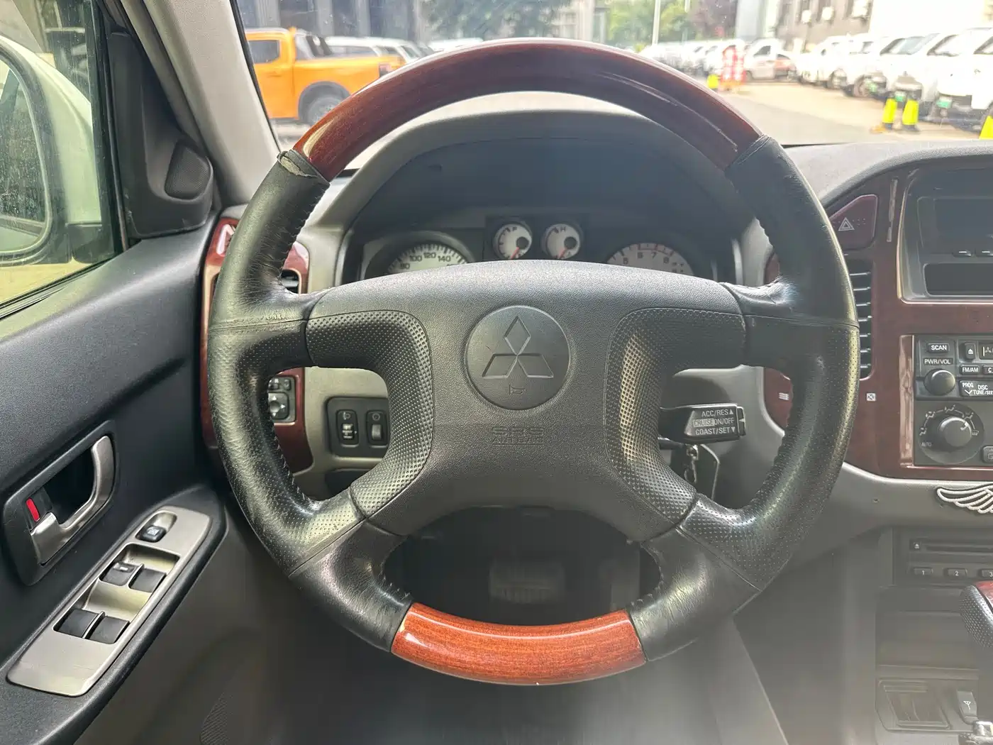 Mitsubishi Pajero 2006 2006 Model 3.8L AT GLS