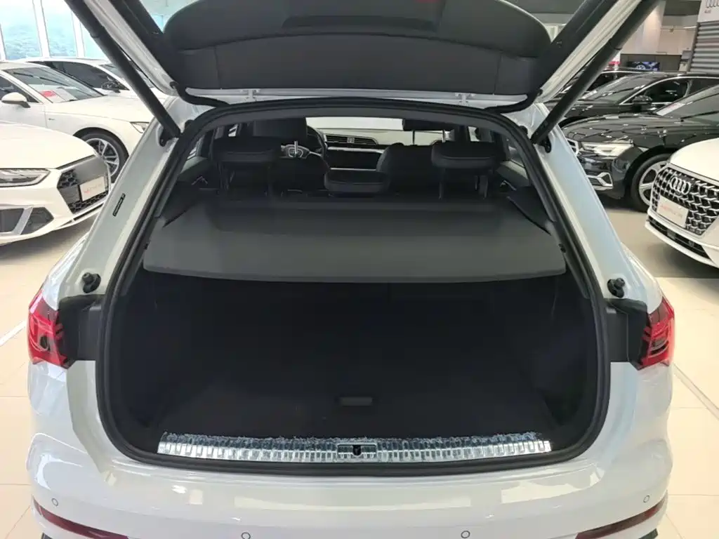 Фото 19 - Audi Q3