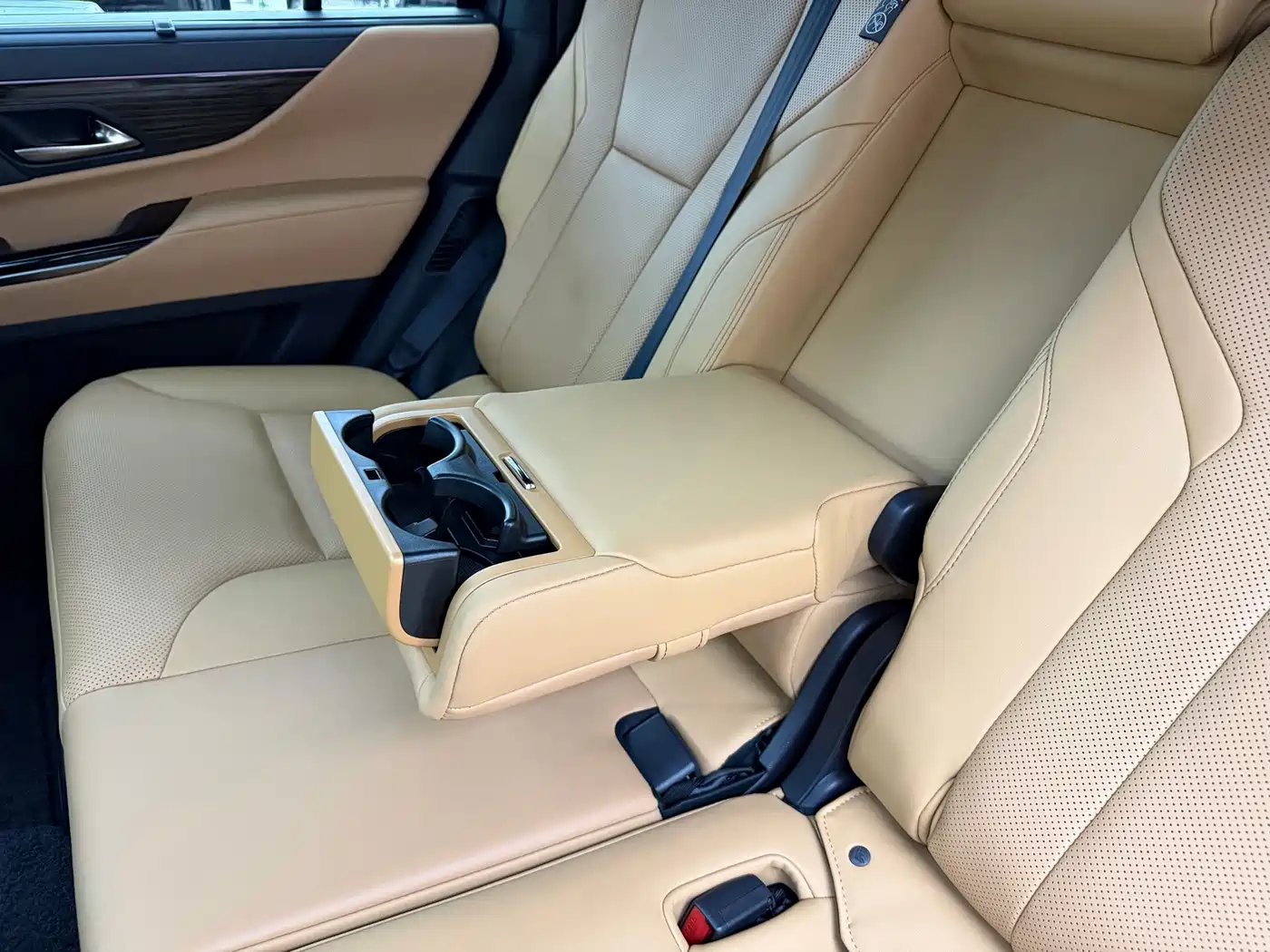 Lexus LX 2025 2025 700h Leading Edition