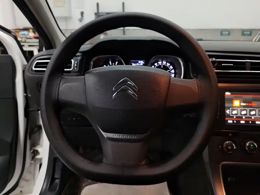 صورة 15 - Citroën C4 C-Quatre