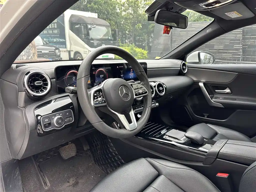Mercedes-Benz A-Class 2021 A 180 L Sports Sedan фото 5