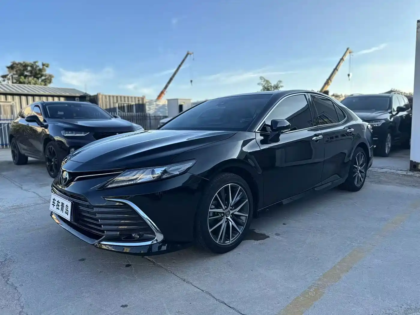 Фото 1 - Toyota Camry