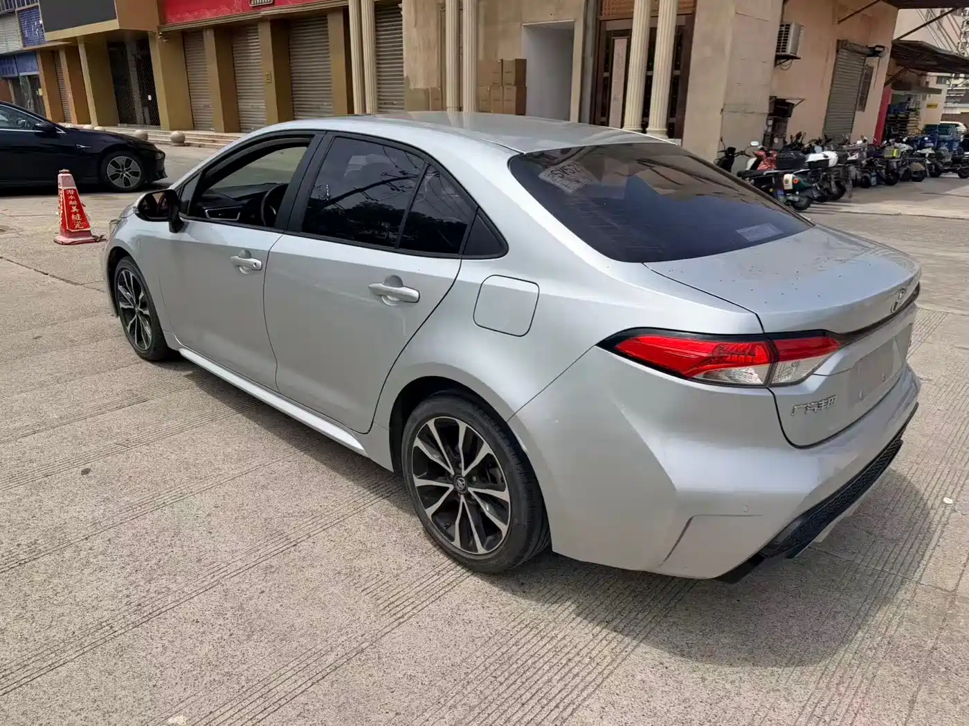 Toyota Levin 2021 185T CVT Sport Edition фото 3