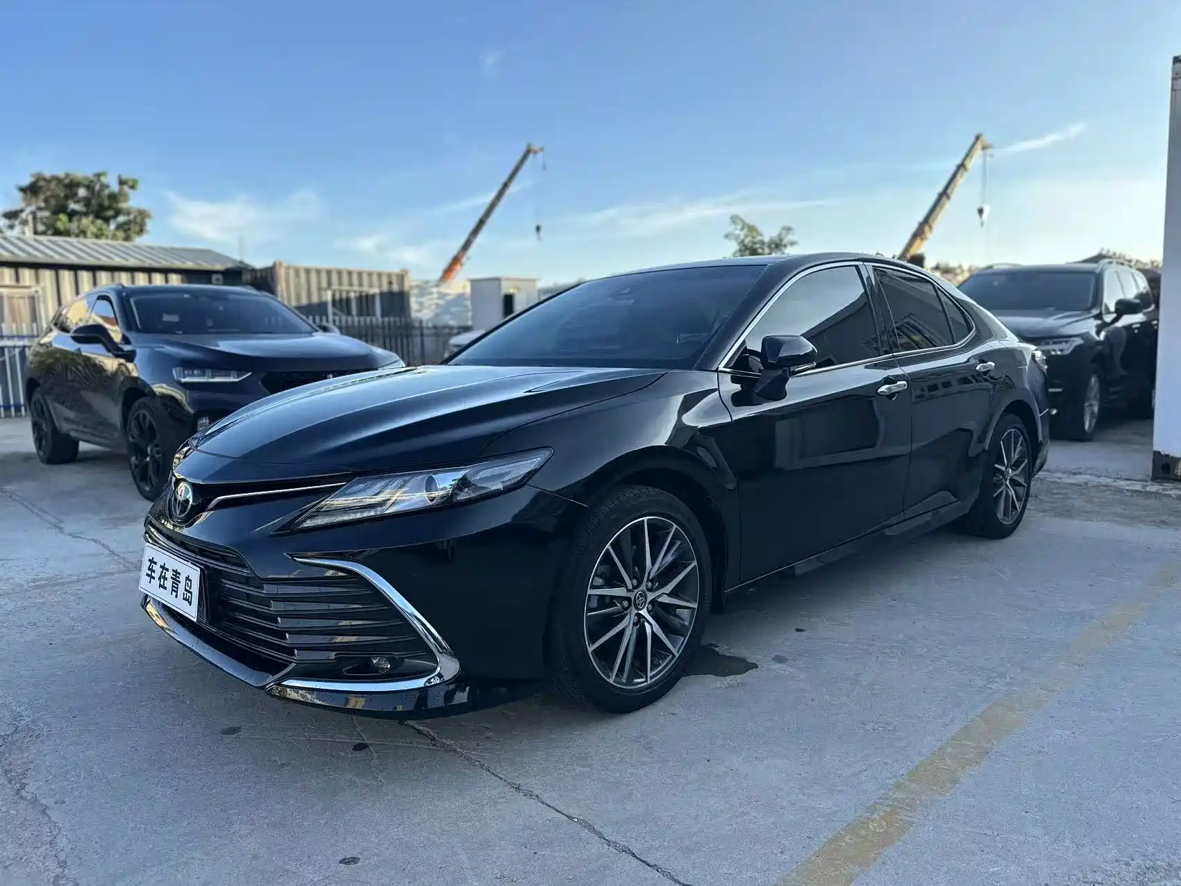Фото 1 - Toyota Camry