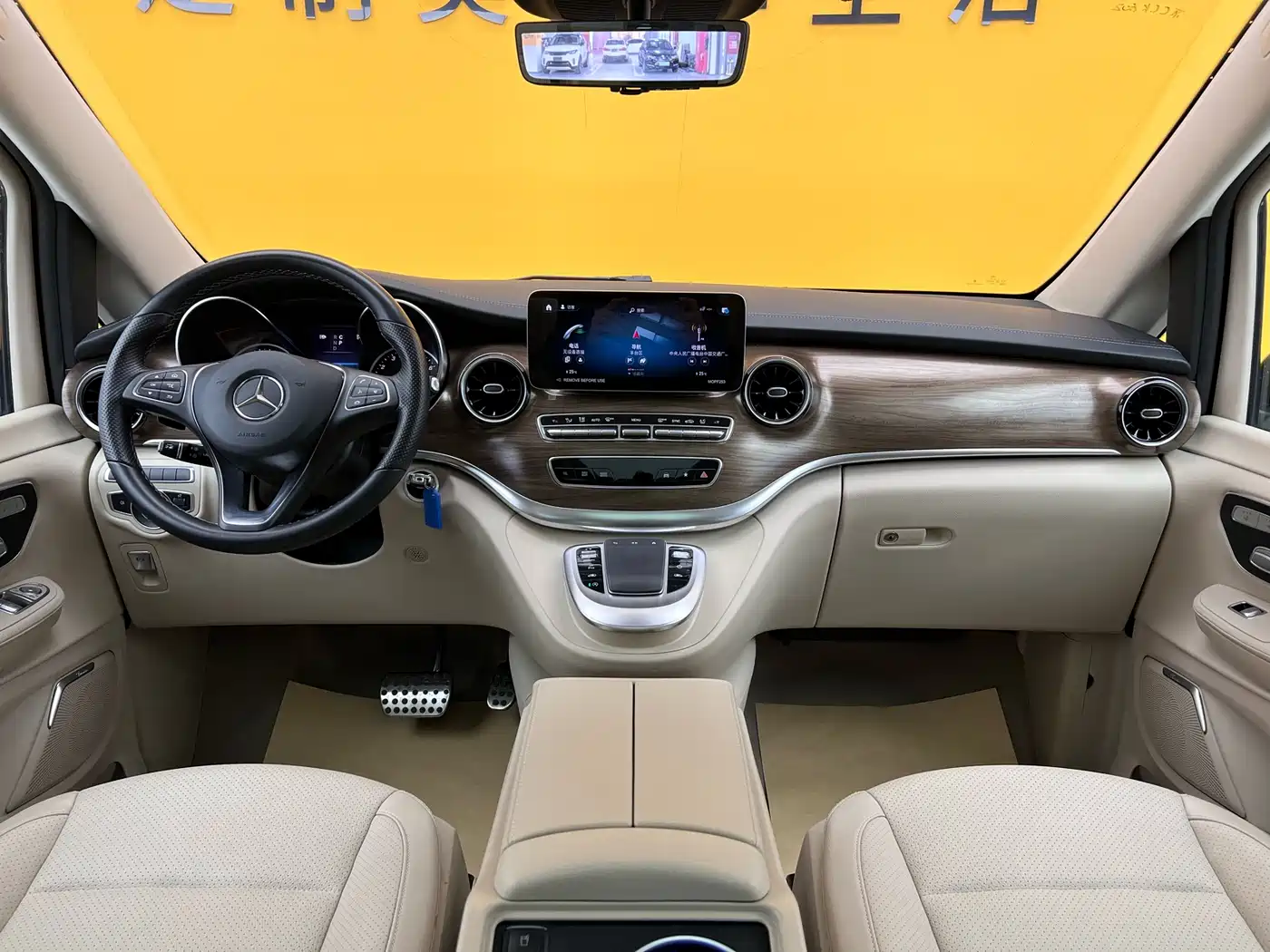 Mercedes-Benz V-Class 2021 V 260 L Long Wheelbase Luxury Edition фото 15
