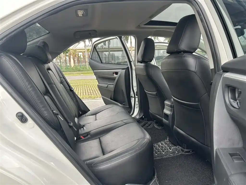 Toyota Corolla 2017 Facelift 1.2T S-CVT GL-i фото 19