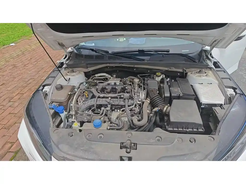 Фото 3 - Geely Binyue