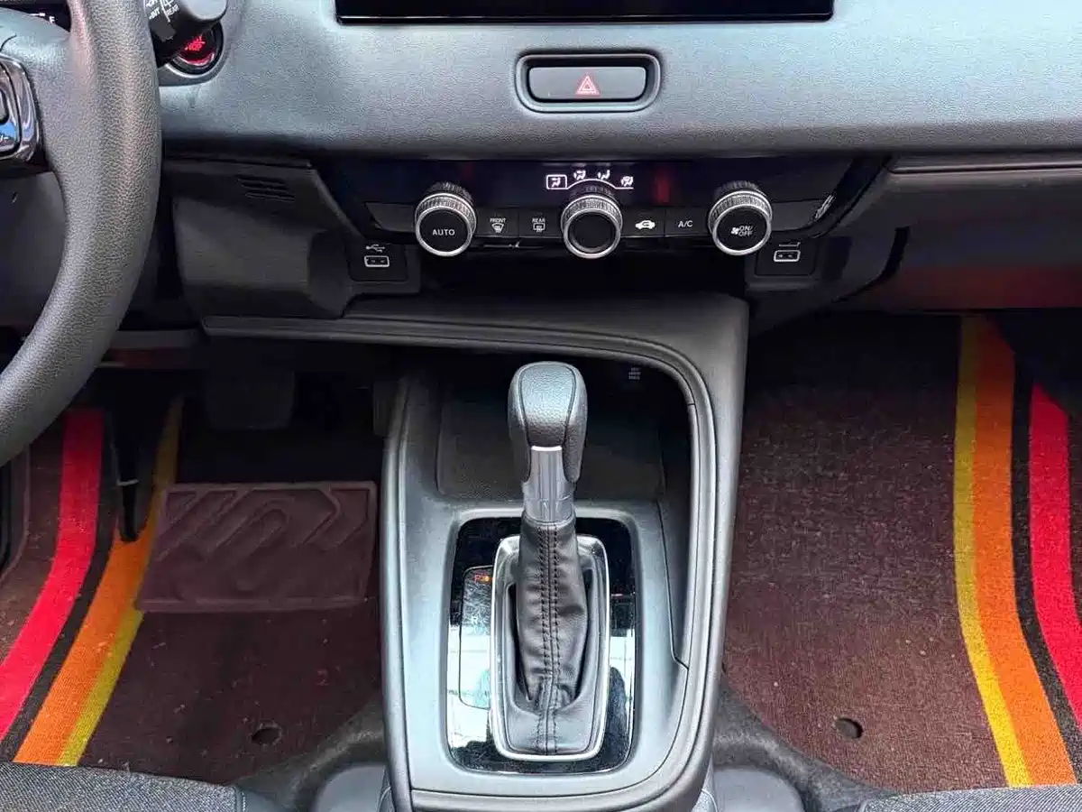 Photo 10 - Honda Vezel
