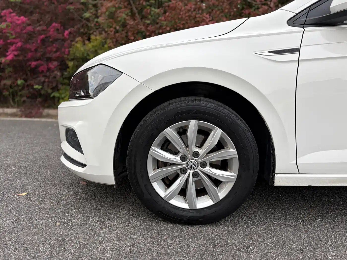 Volkswagen Polo 2019 Plus 1.5L Automatic Colorful Tech Edition фото 10
