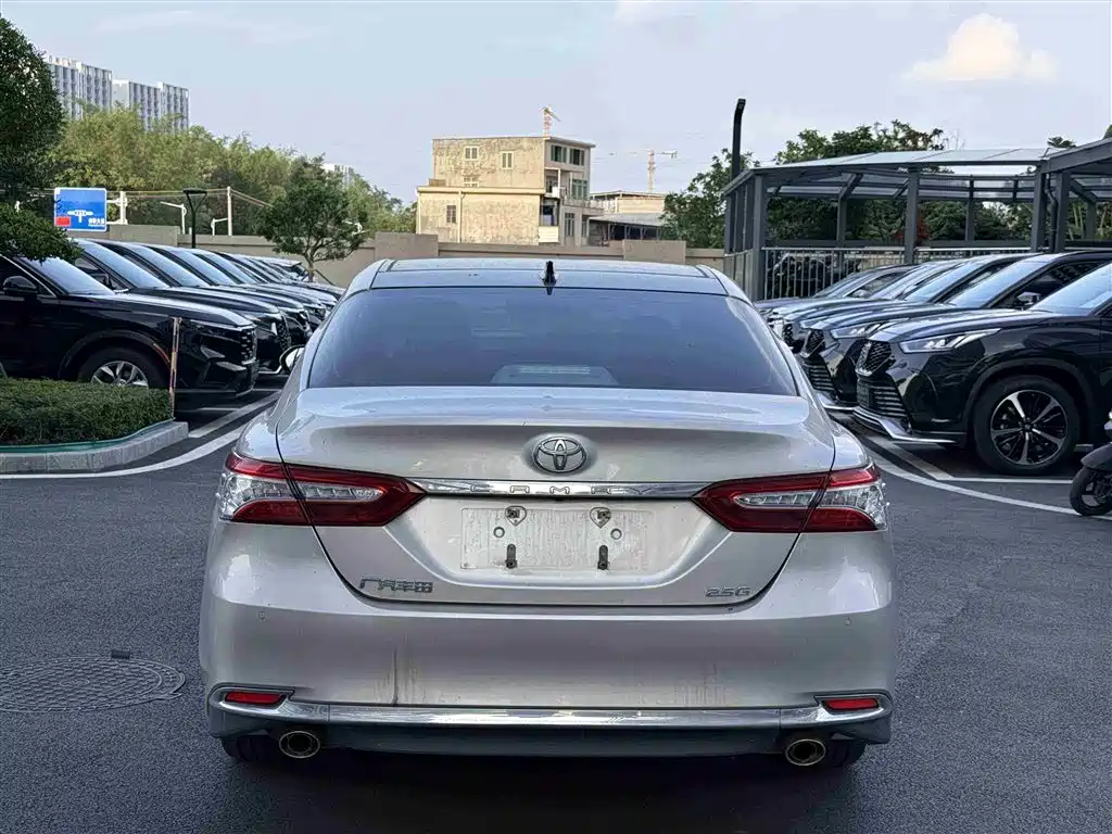 TOYOTA CAMRY