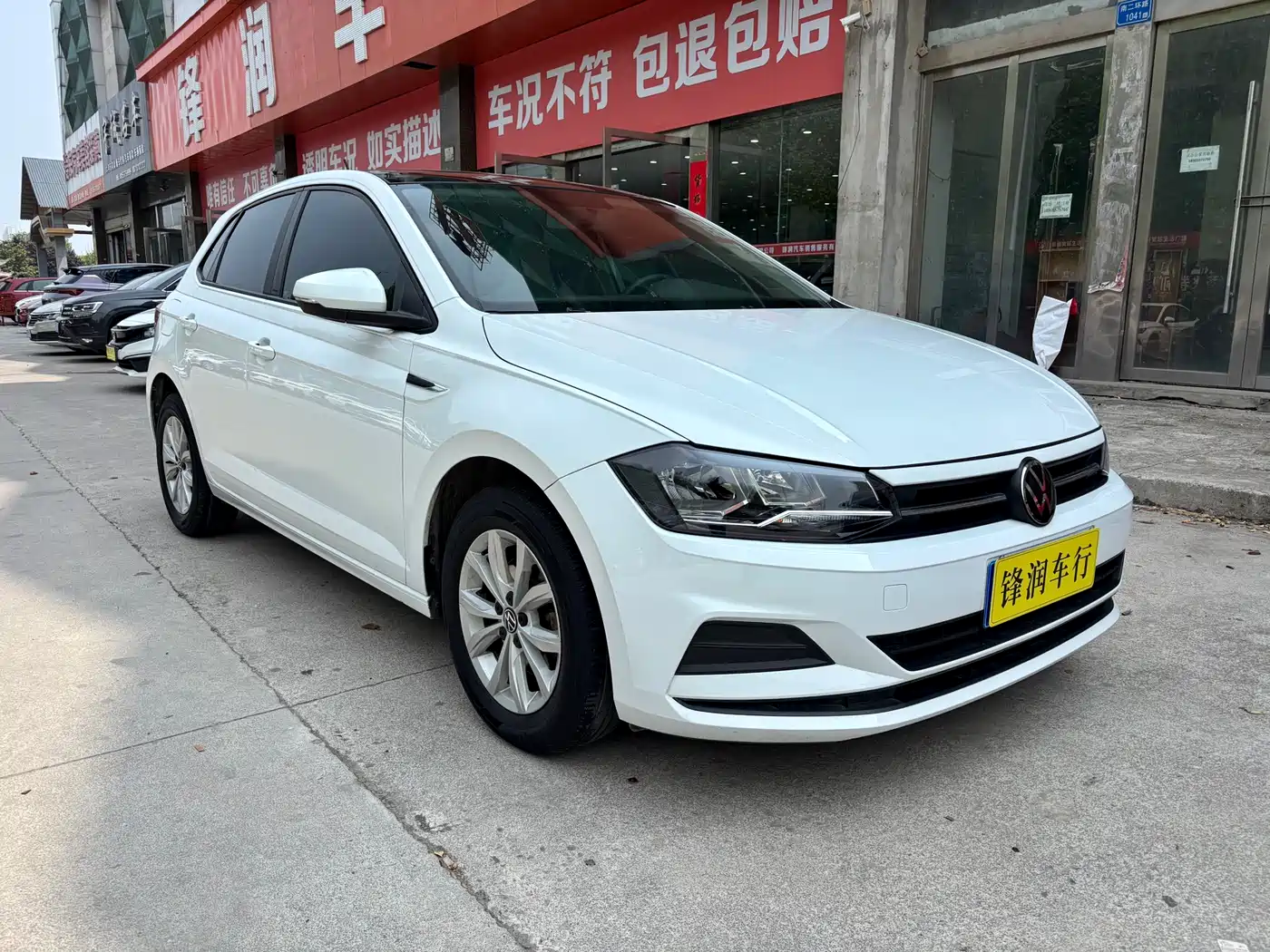 Volkswagen Polo 2021 Plus 1.5L Automatic Colorful Tech Edition фото 3