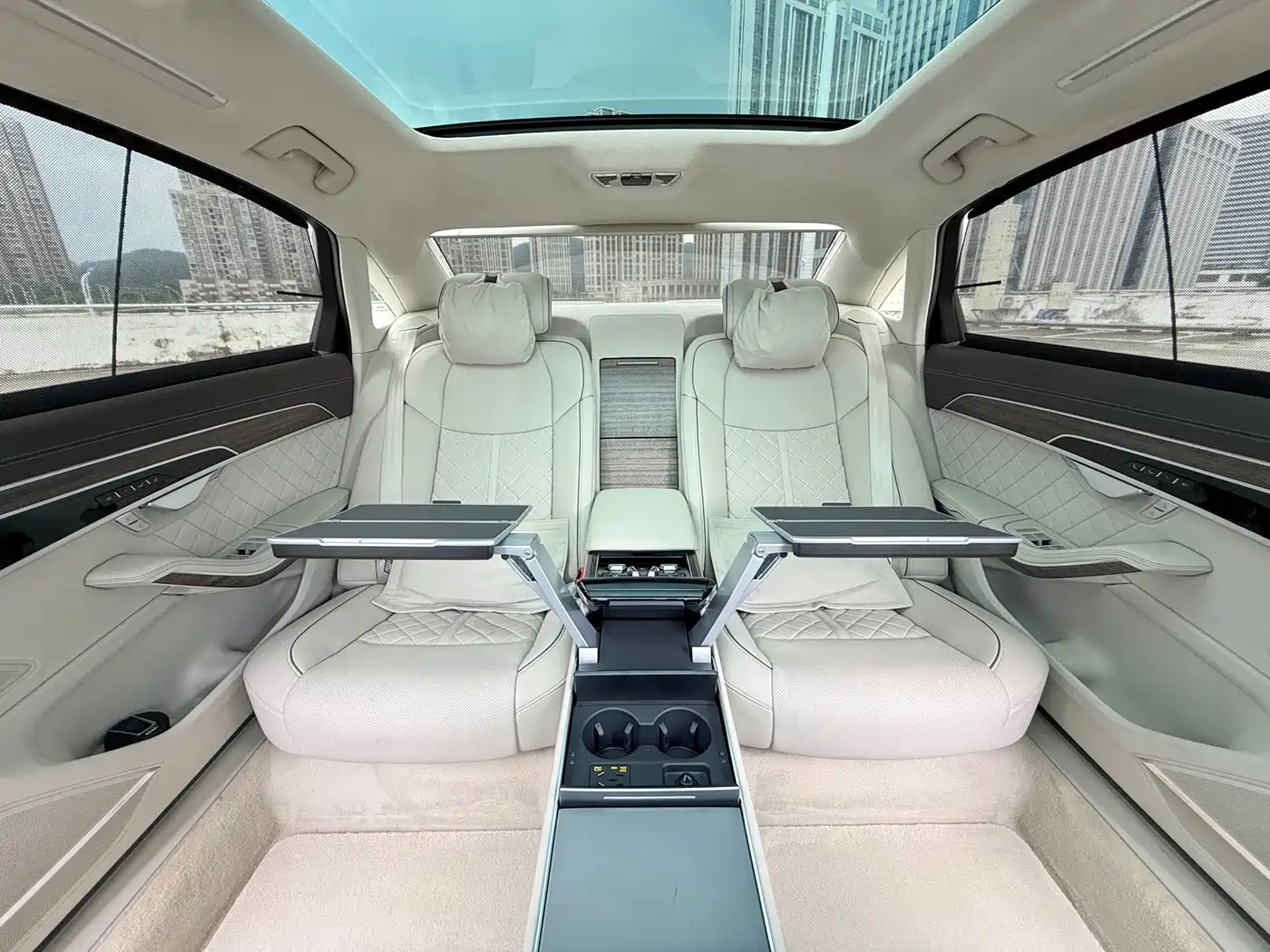 Фото 10 - Audi A8