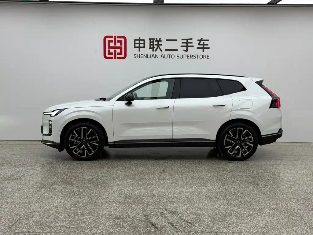 Volvo XC70 Plug-in Hybrid 2026 2026 4WD Ultra Long Range Plus