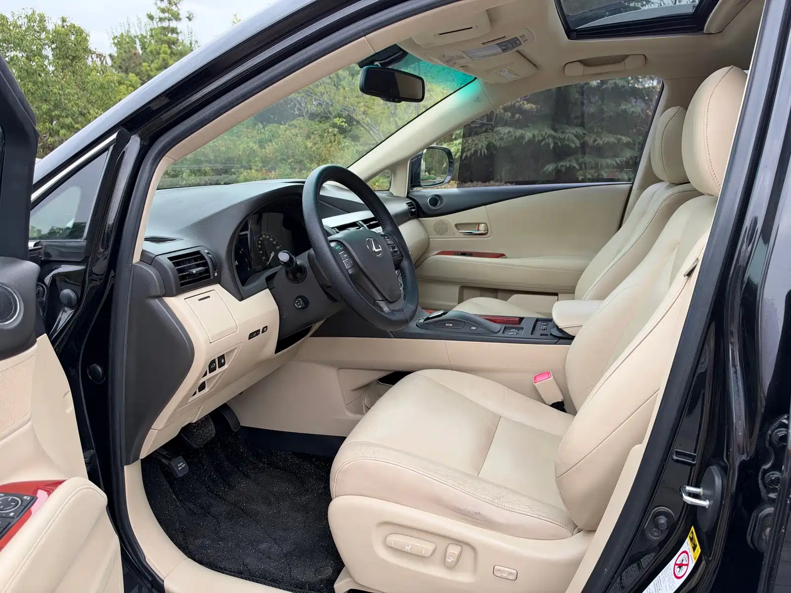 Photo 4 - Lexus RX Classic